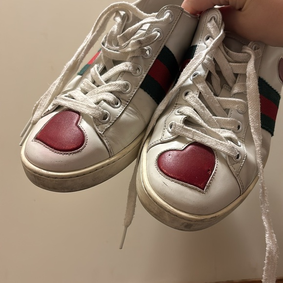 GUCCI Authentic Heart Leather Sneakers-Preloved - Picture 6 of 9